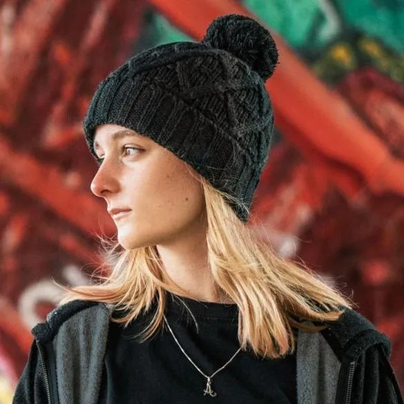 Fleece Lined Pom Beanie - Black (Final Sale)